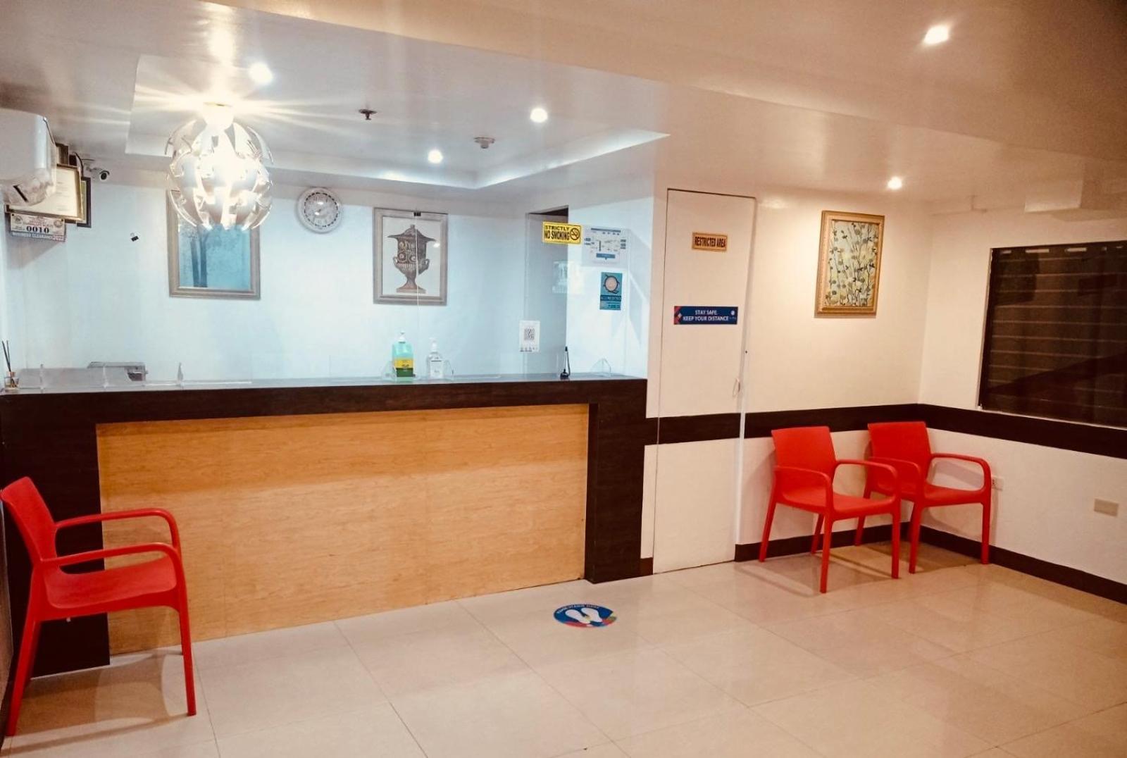 Oyo 888 City Stay Inns Fortview Bgc Pasig City Buitenkant foto